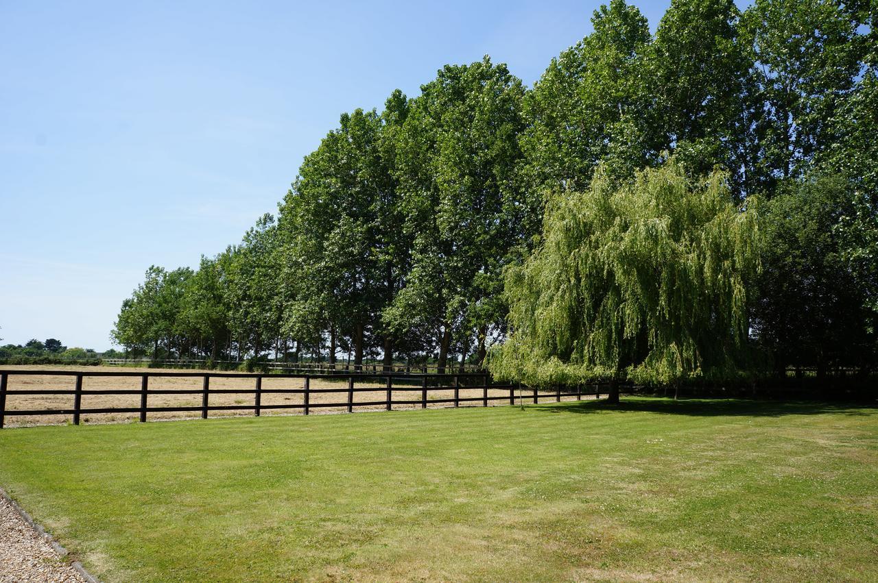 The Olde Barn Bed & Breakfast Lymington Exterior foto